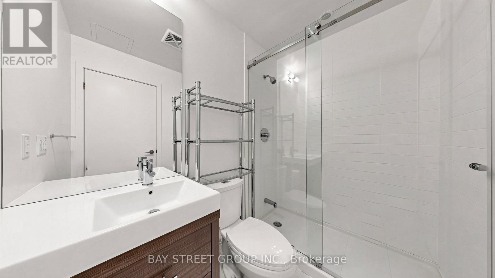 2112 - 70 Forest Manor Road, Toronto, ON