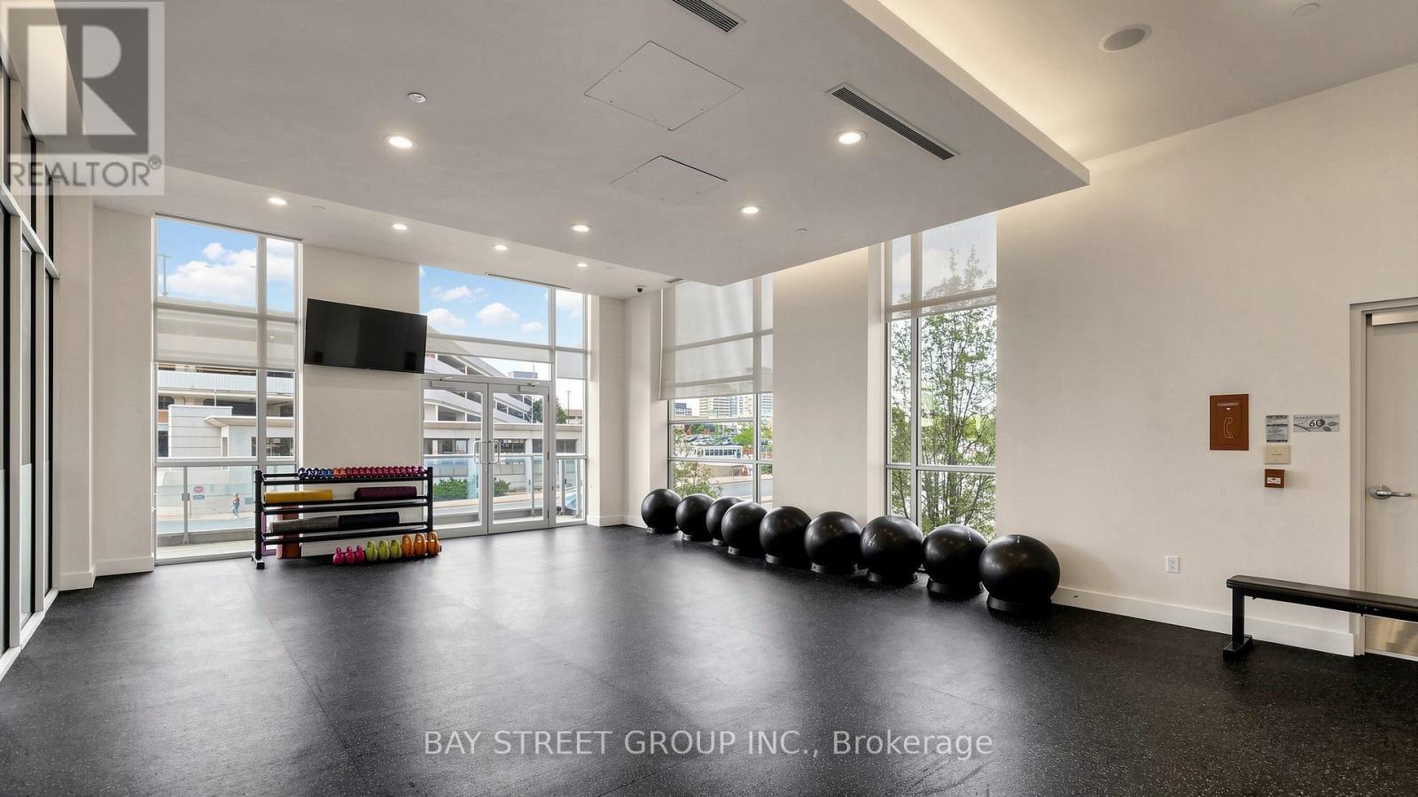 2112 - 70 Forest Manor Road, Toronto, ON