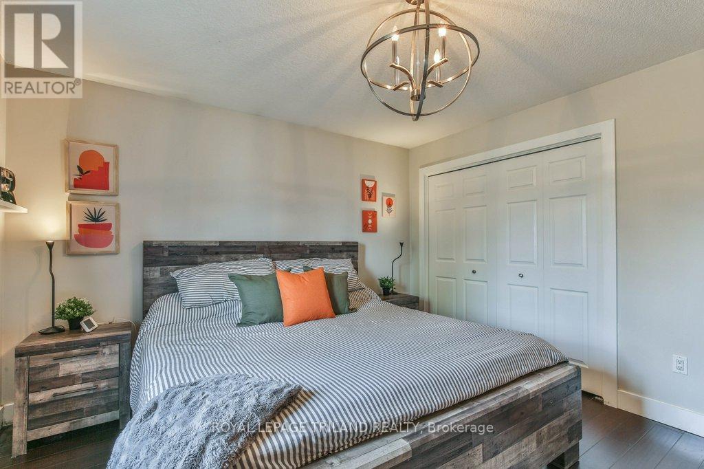 9 Brookside Drive, St. Thomas, ON - Indoor Photo Showing Bedroom