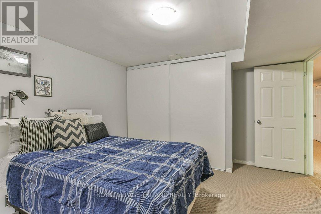 9 Brookside Drive, St. Thomas, ON - Indoor Photo Showing Bedroom