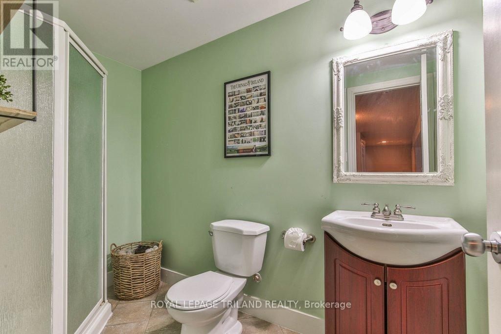 9 Brookside Drive, St. Thomas, ON - Indoor Photo Showing Bathroom