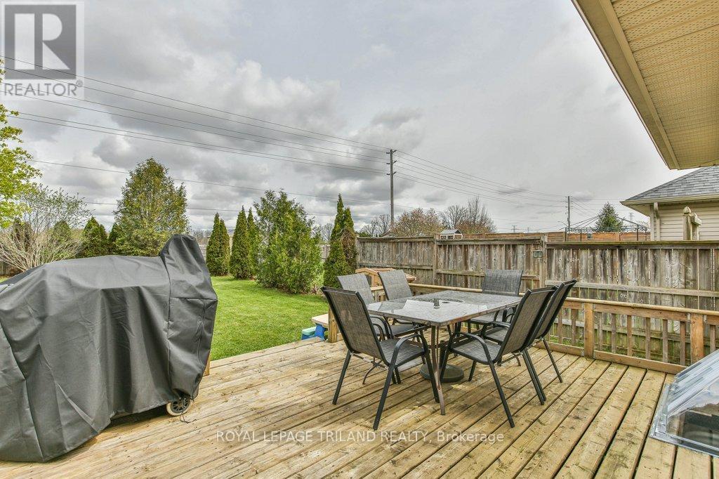 9 Brookside Drive, St. Thomas, ON - Outdoor With Deck Patio Veranda With Exterior