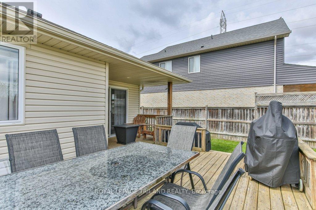 9 Brookside Drive, St. Thomas, ON - Outdoor With Deck Patio Veranda With Exterior