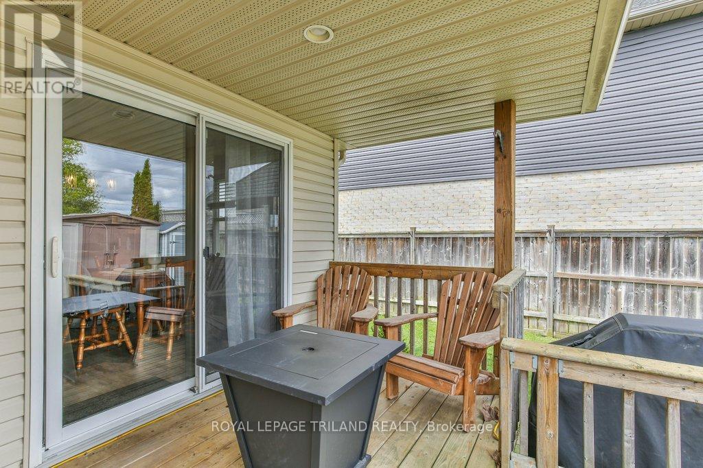 9 Brookside Drive, St. Thomas, ON - Outdoor With Deck Patio Veranda With Exterior