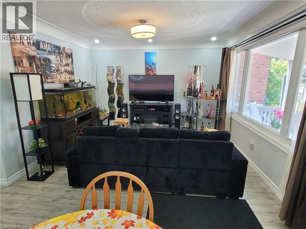 239 West 18Th Street, Hamilton, ON - Indoor