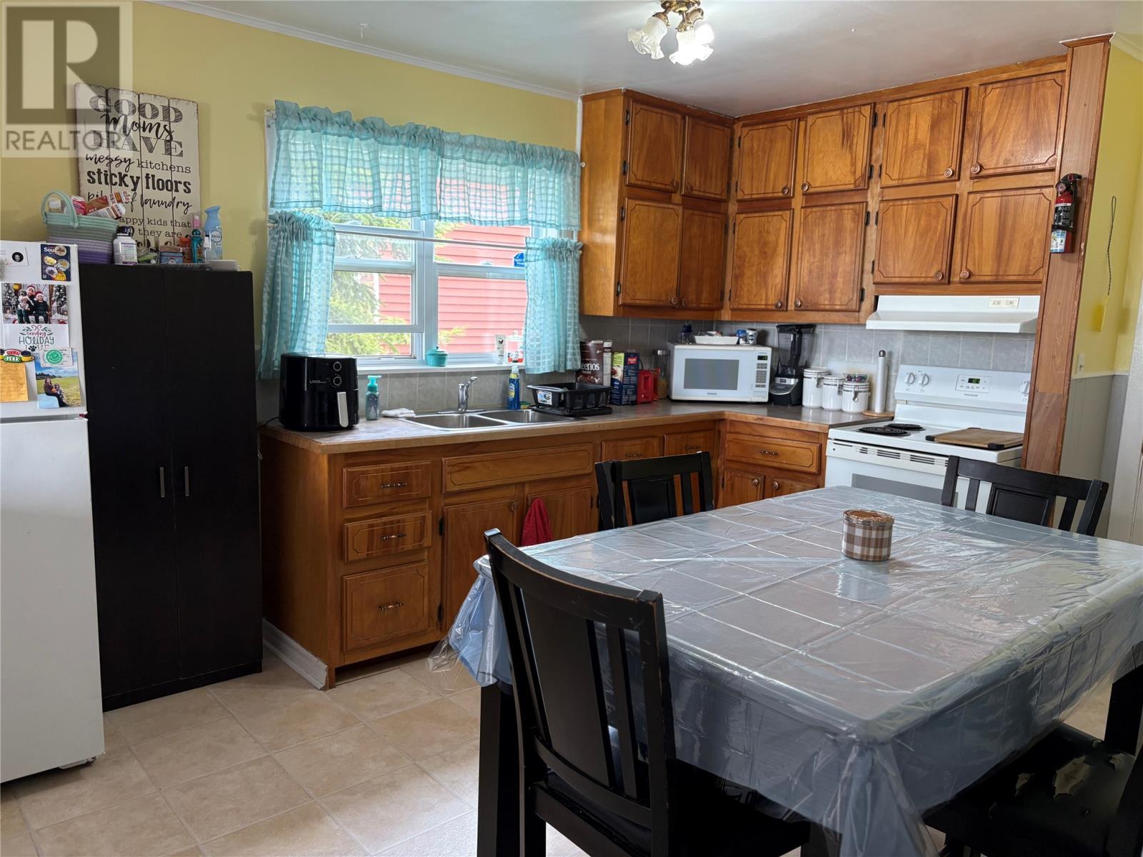 18 Atlantic Avenue, Stephenville, NL - Indoor Photo Showing Kitchen With Double Sink