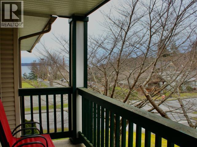 301-5701 Willow Ave, Powell River, BC - Outdoor