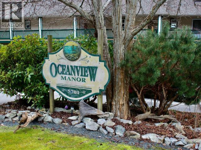 301-5701 Willow Ave, Powell River, BC - Outdoor