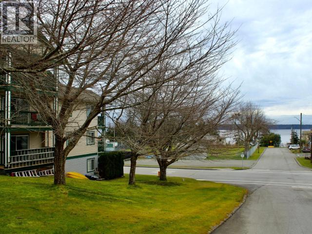 301-5701 Willow Ave, Powell River, BC - Outdoor With View