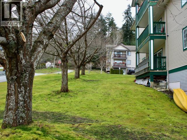 301-5701 Willow Ave, Powell River, BC - Outdoor