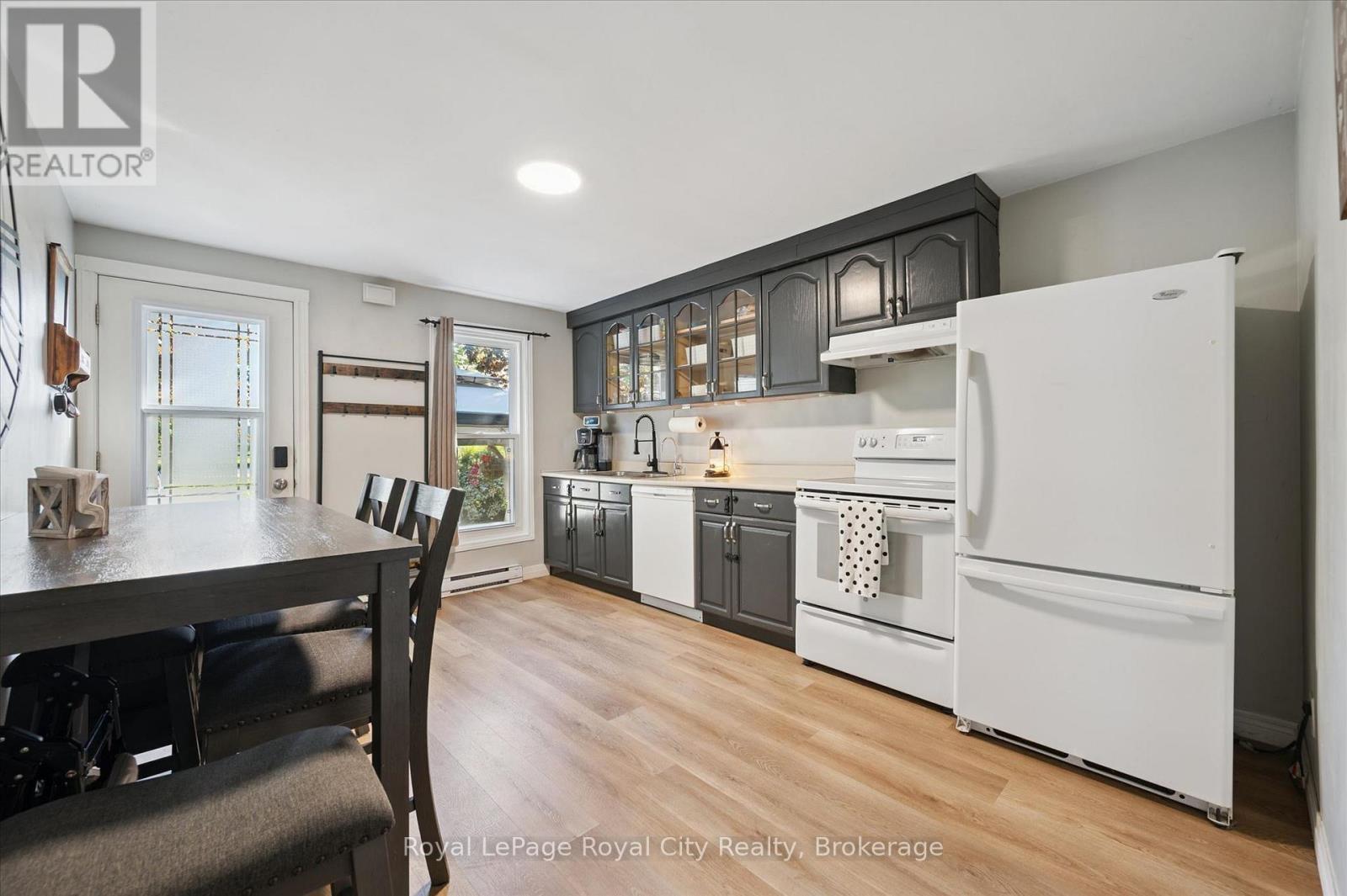 18 - 80 Burns Drive, Guelph (Riverside Park), ON - Indoor Photo Showing Kitchen