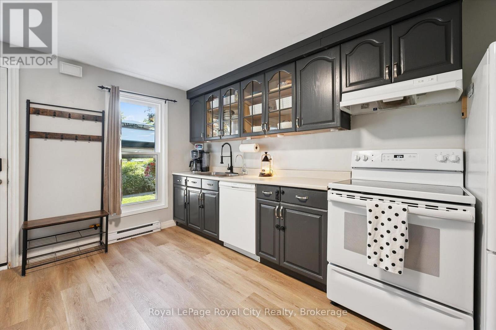 18 - 80 Burns Drive, Guelph (Riverside Park), ON - Indoor Photo Showing Kitchen
