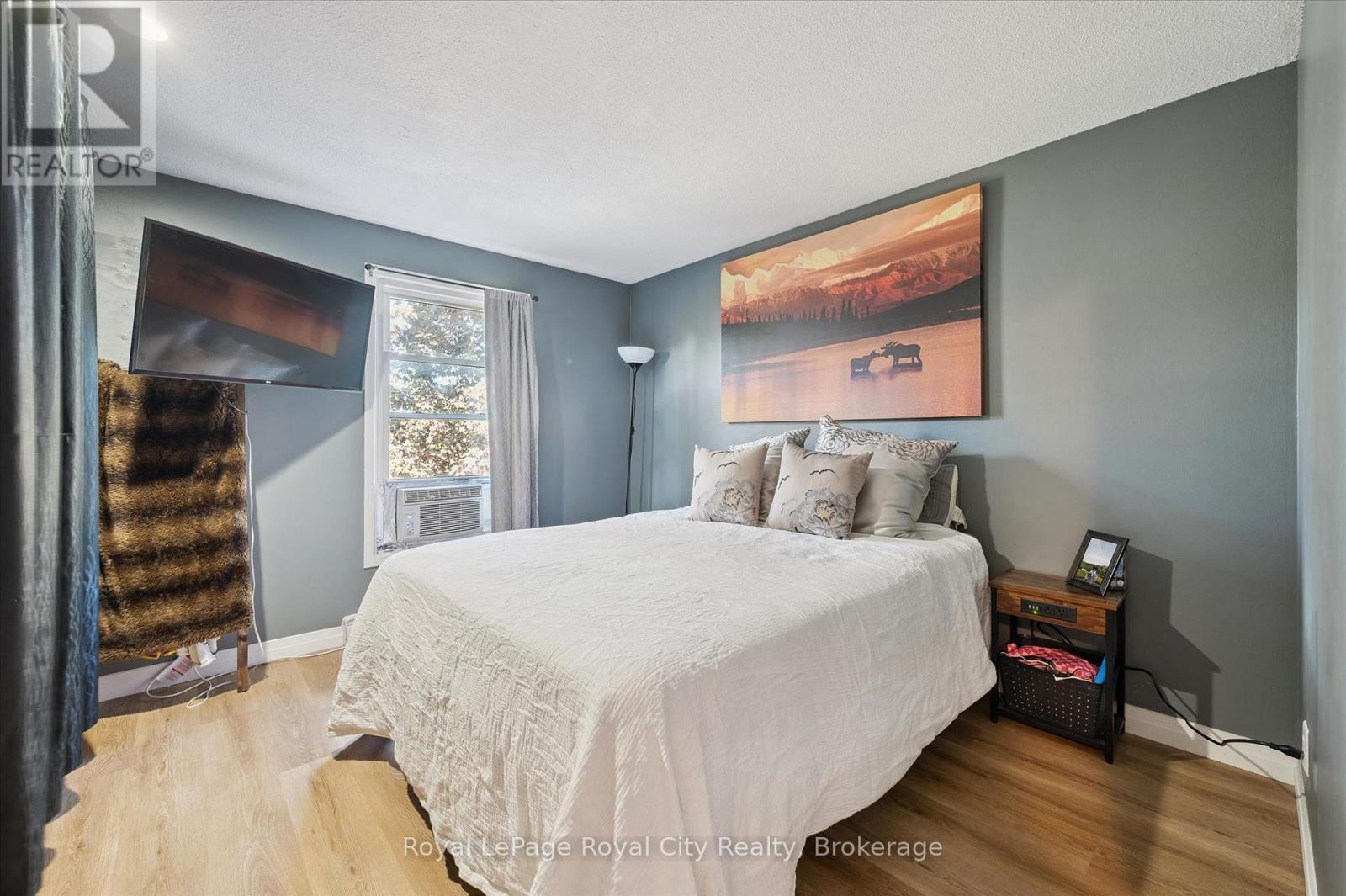 18 - 80 Burns Drive, Guelph (Riverside Park), ON - Indoor Photo Showing Bedroom