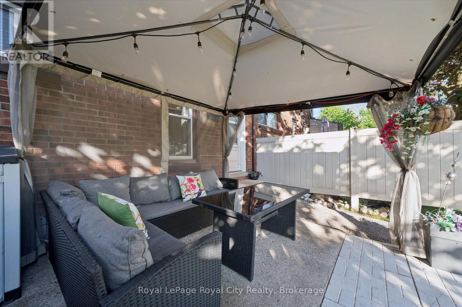 18 - 80 Burns Drive, Guelph (Riverside Park), ON - Outdoor With Exterior