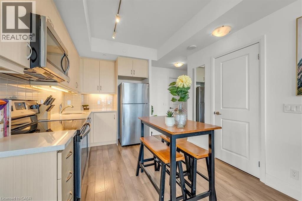17 Zorra Street Unit# 1509, Etobicoke, ON - Indoor Photo Showing Kitchen