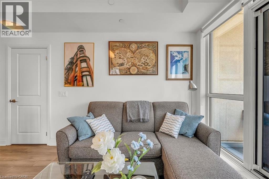 17 Zorra Street Unit# 1509, Etobicoke, ON - Indoor Photo Showing Living Room