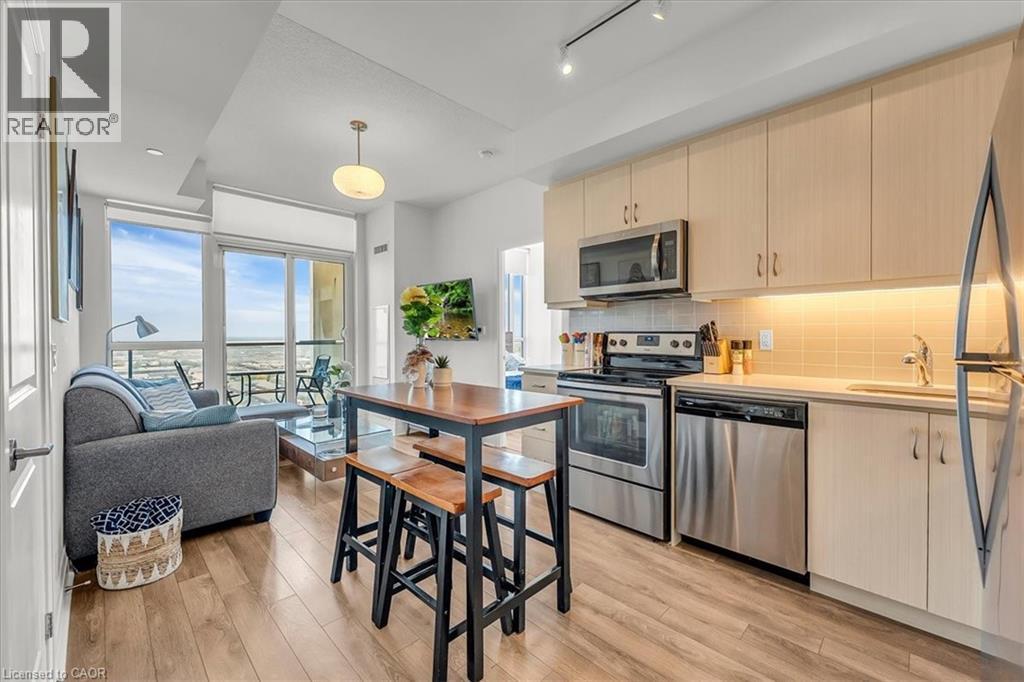 17 Zorra Street Unit# 1509, Etobicoke, ON - Indoor Photo Showing Kitchen