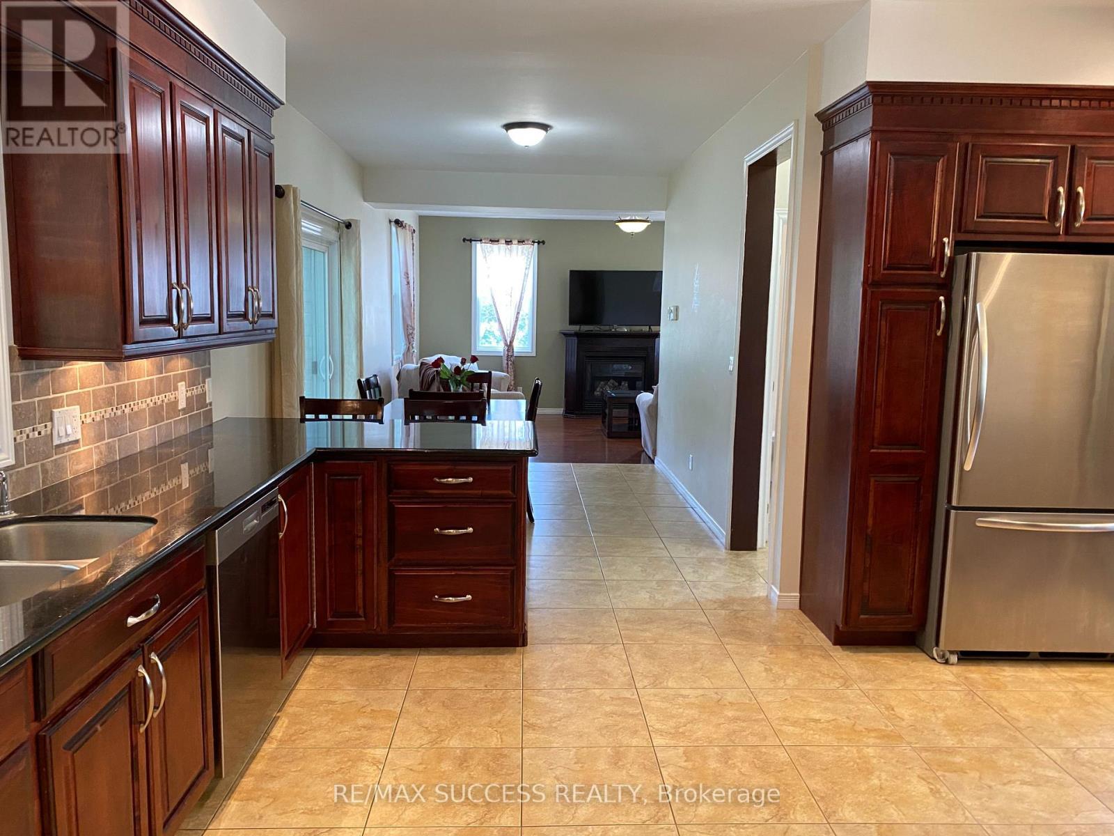 4 Palmer Street, Norfolk, ON - Indoor Photo Showing Kitchen