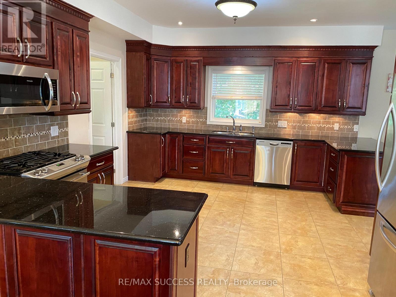 4 Palmer Street, Norfolk, ON - Indoor Photo Showing Kitchen With Stainless Steel Kitchen