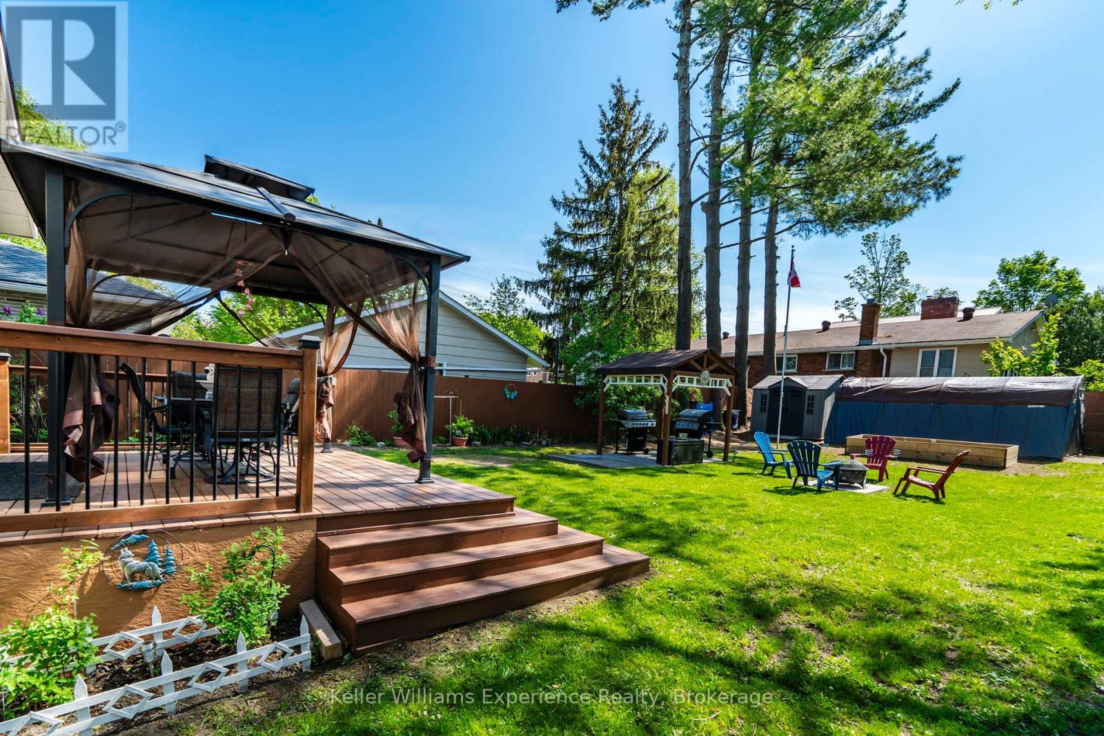 Large Fully Fenced Yard - 174 Seventh Street, Midland, ON