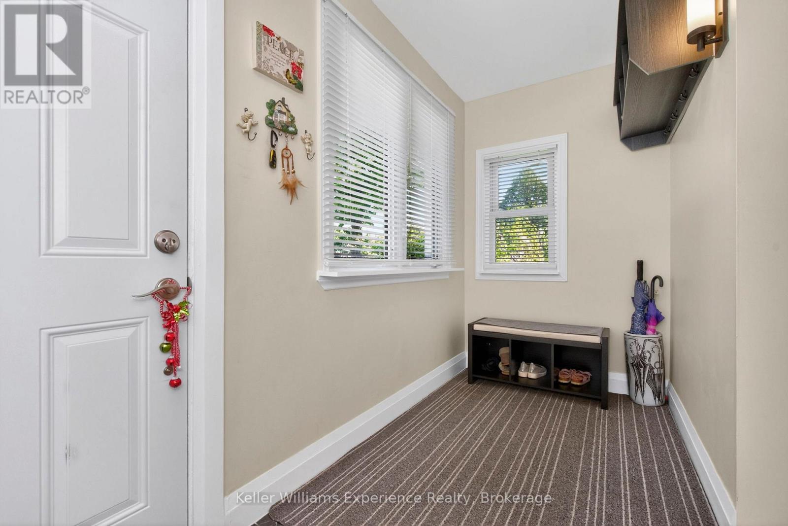 Large Foyer - 174 Seventh Street, Midland, ON