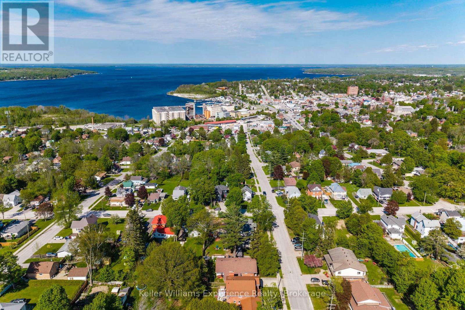 Close to Georgian Bay - 174 Seventh Street, Midland, ON