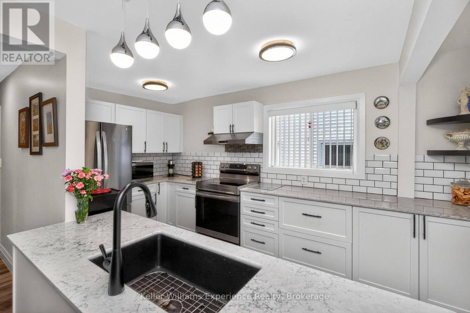 174 Seventh Street, Midland, ON