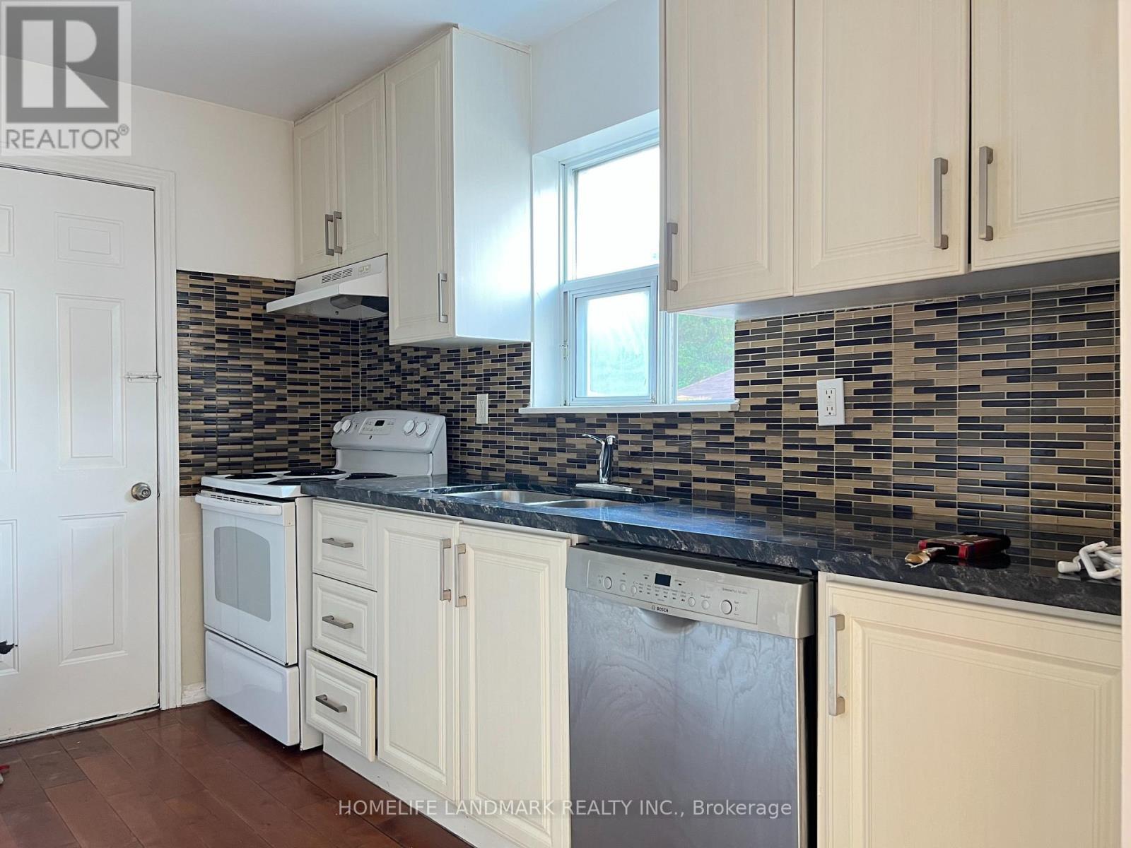 149 Finch Avenue W, Toronto, ON - Indoor Photo Showing Kitchen With Double Sink