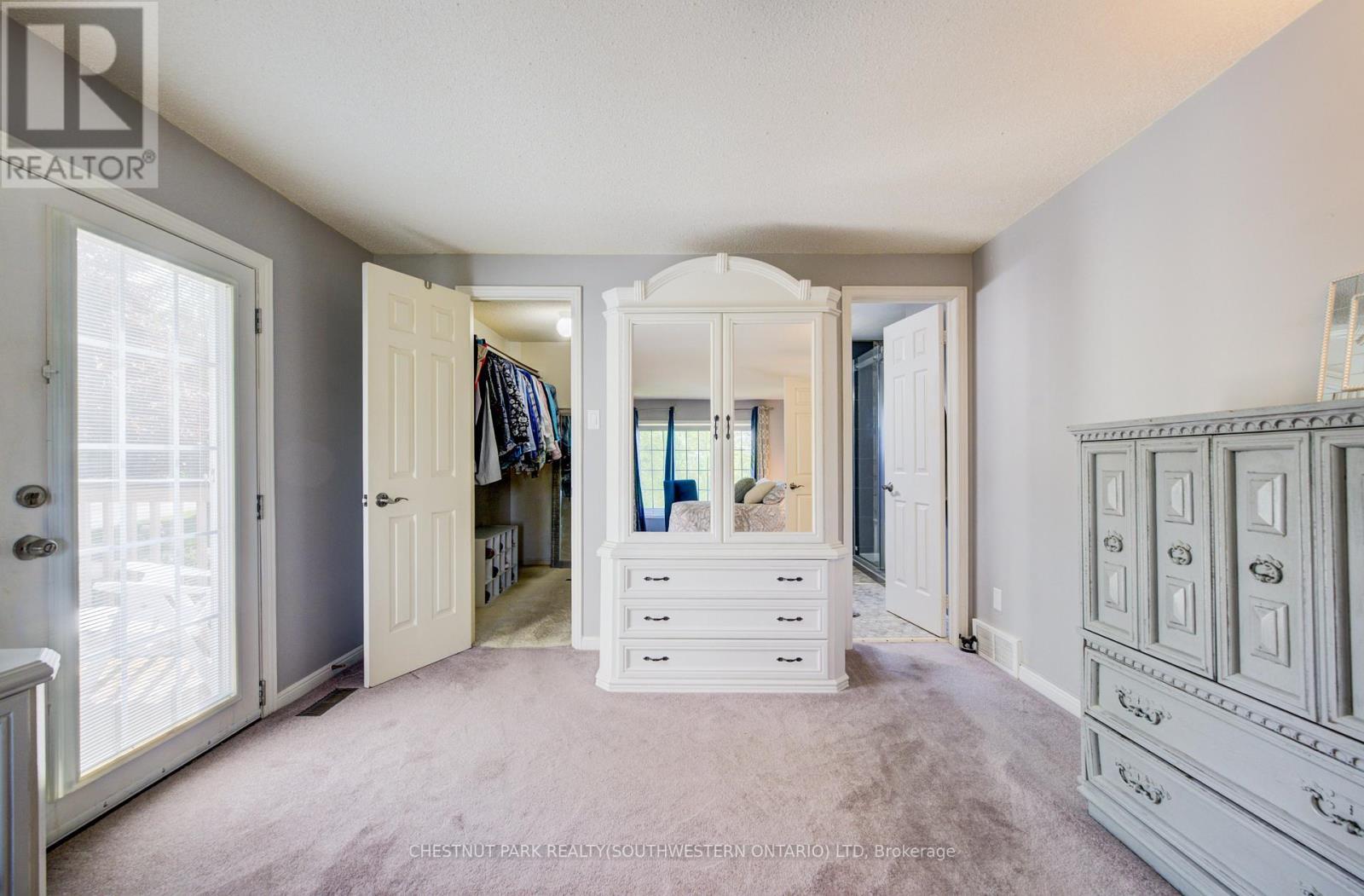 135 Royal Orchard Drive, Waterloo, ON - Indoor