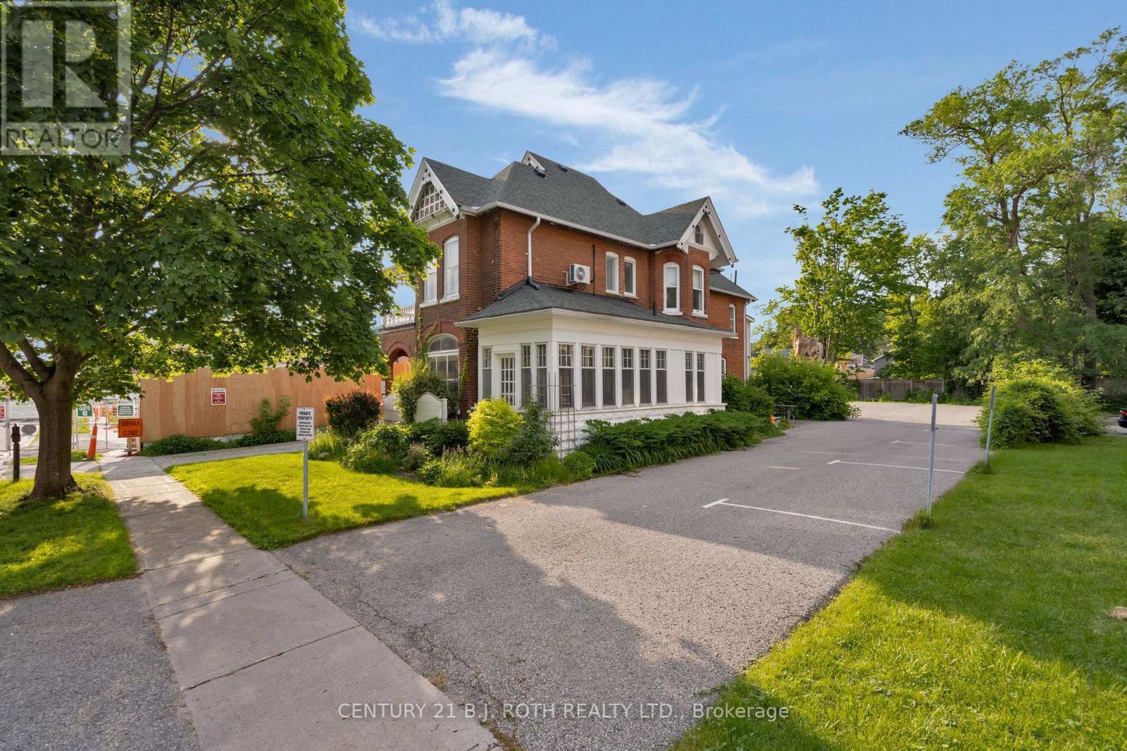 80 Worsley Street, Barrie, ON