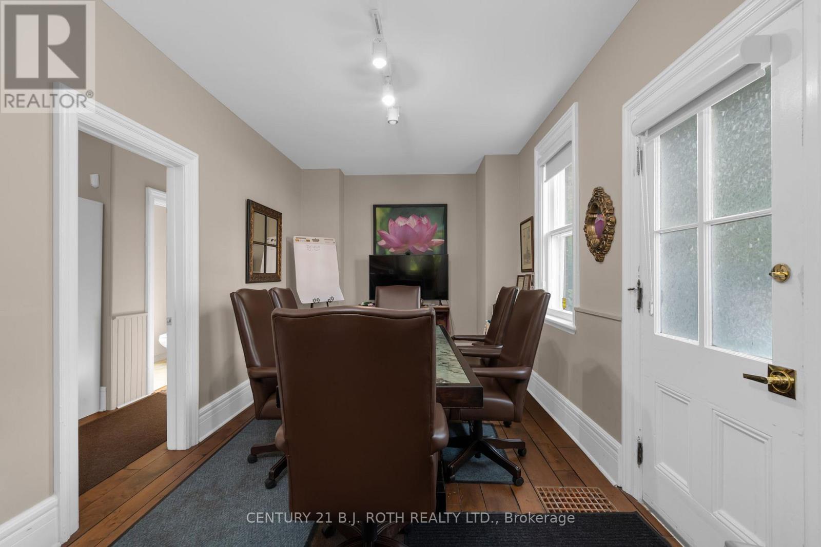 80 Worsley Street, Barrie, ON