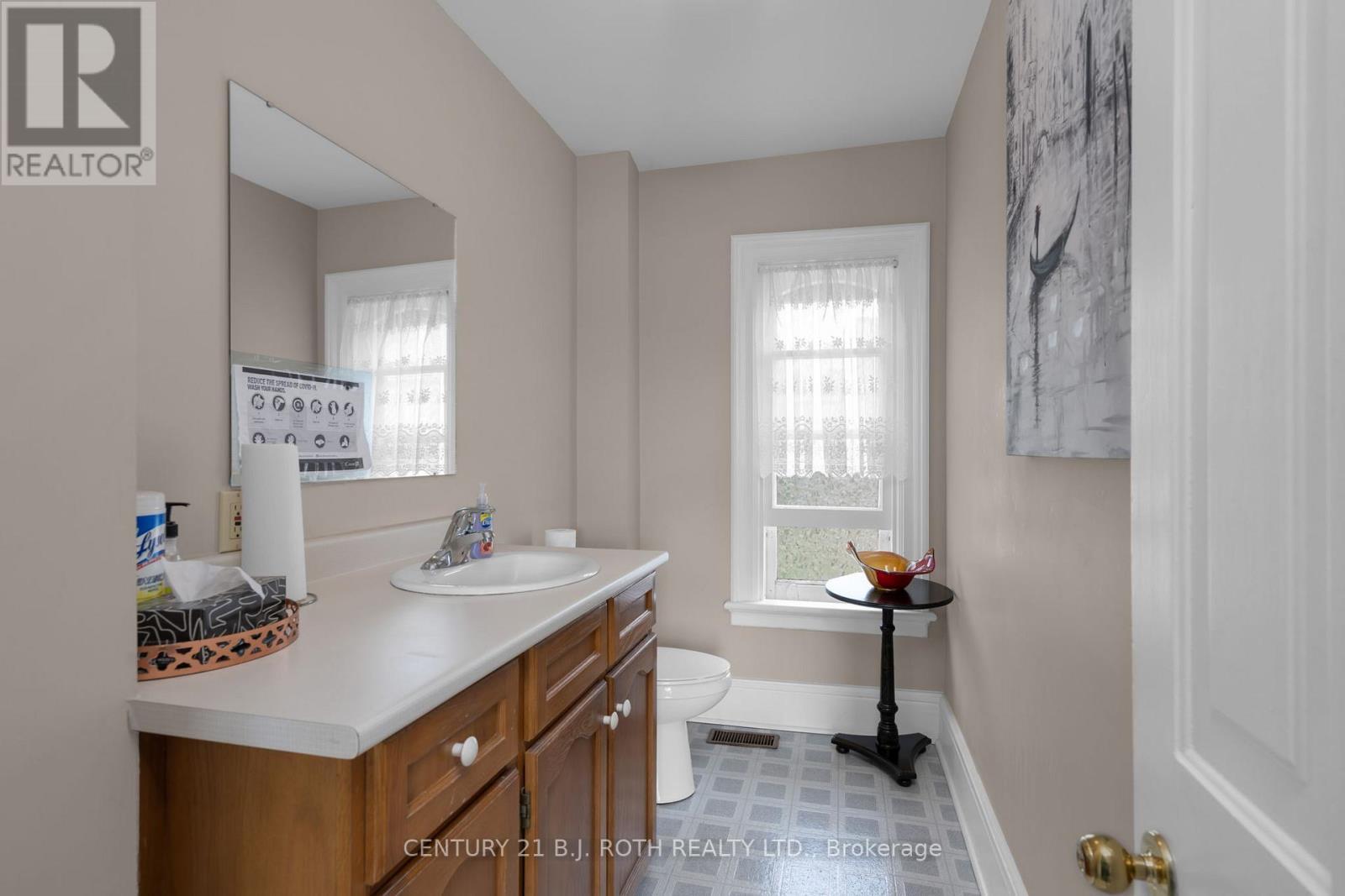 80 Worsley Street, Barrie, ON
