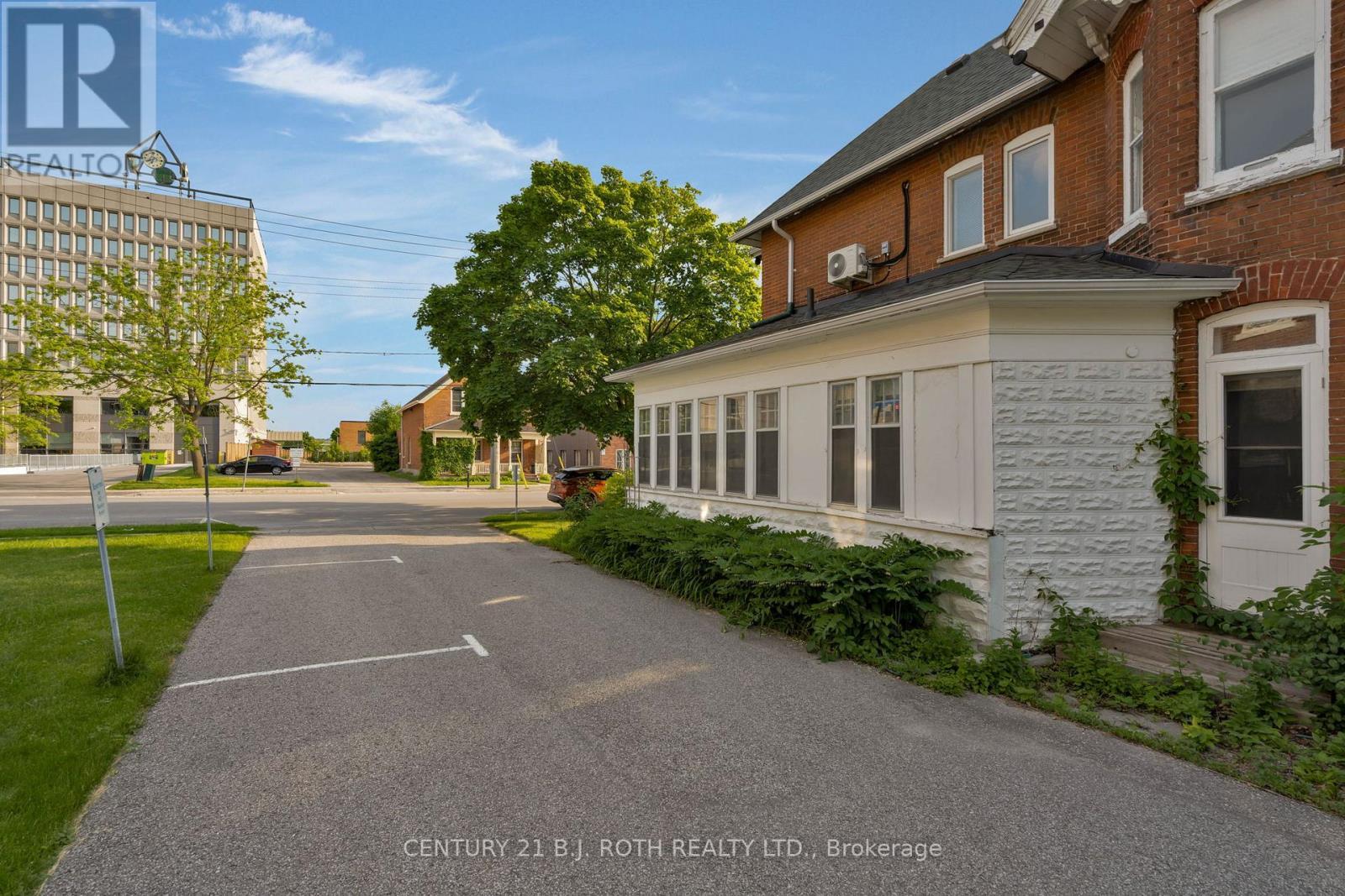 80 Worsley Street, Barrie, ON
