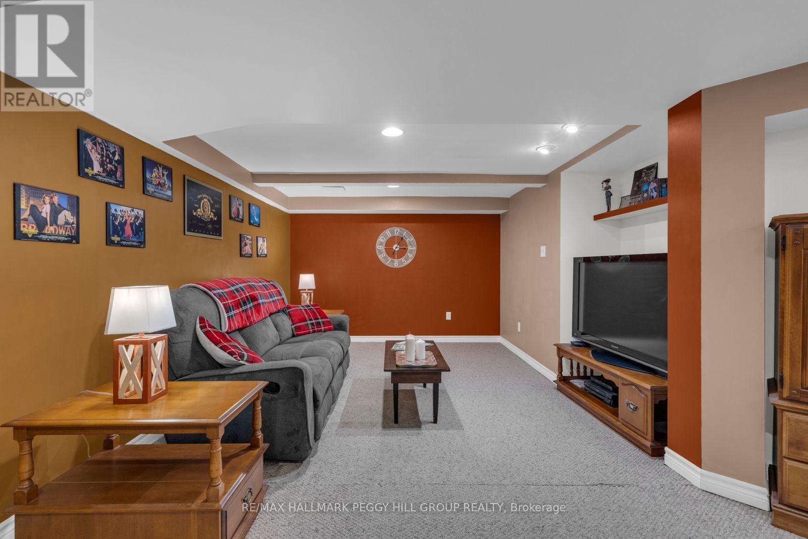 101 Downing Crescent, Barrie, ON - Indoor Photo Showing Other Room