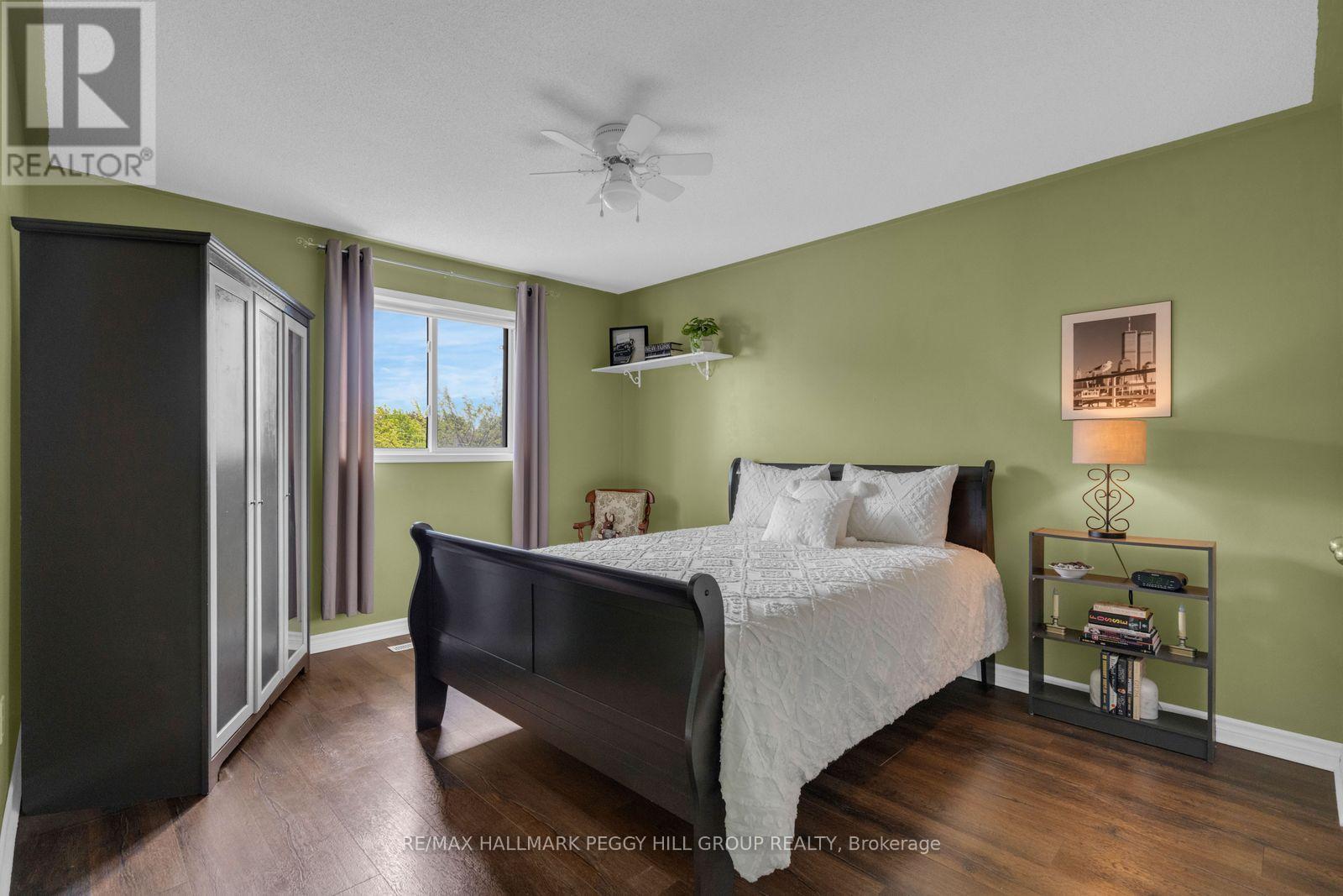 101 Downing Crescent, Barrie, ON - Indoor Photo Showing Bedroom