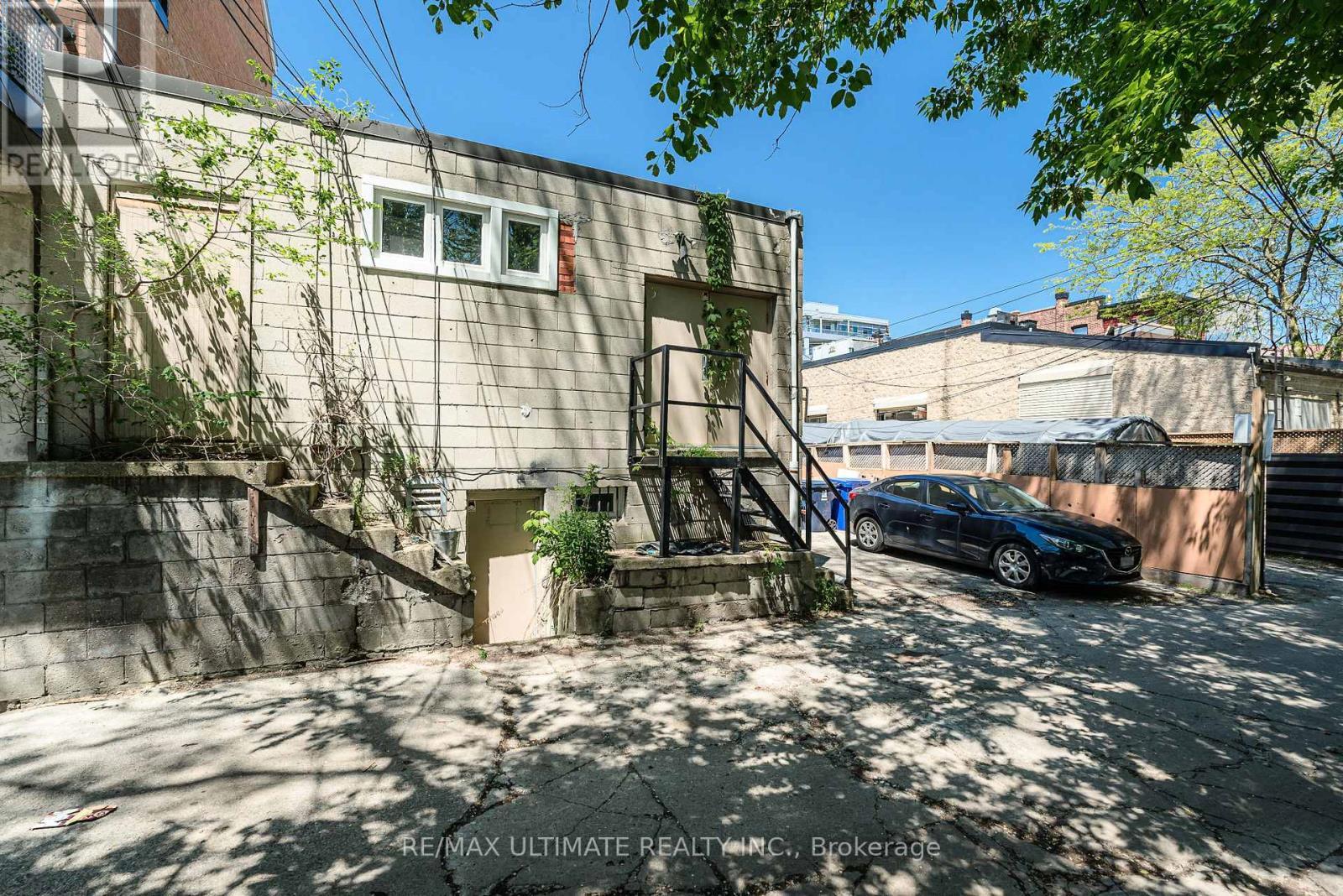 1945 Queen Street E, Toronto, ON