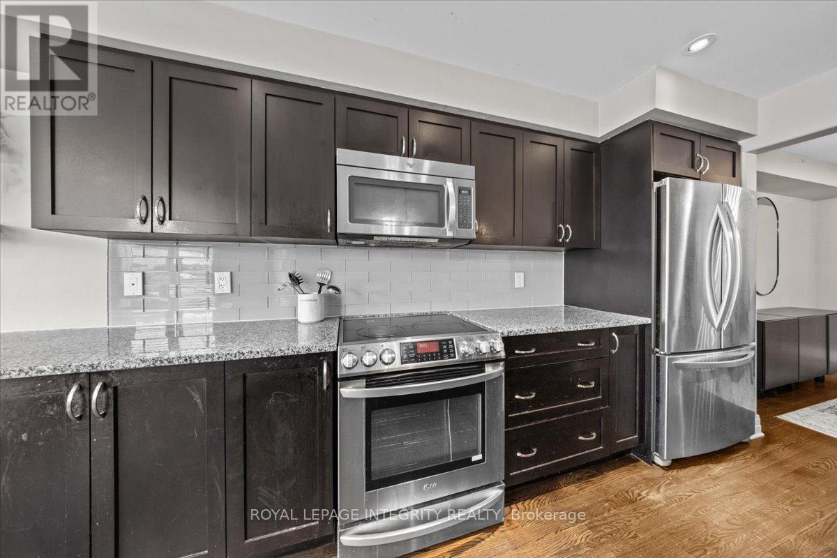 154 Woodhurst Crescent, Ottawa, ON - Indoor Photo Showing Kitchen