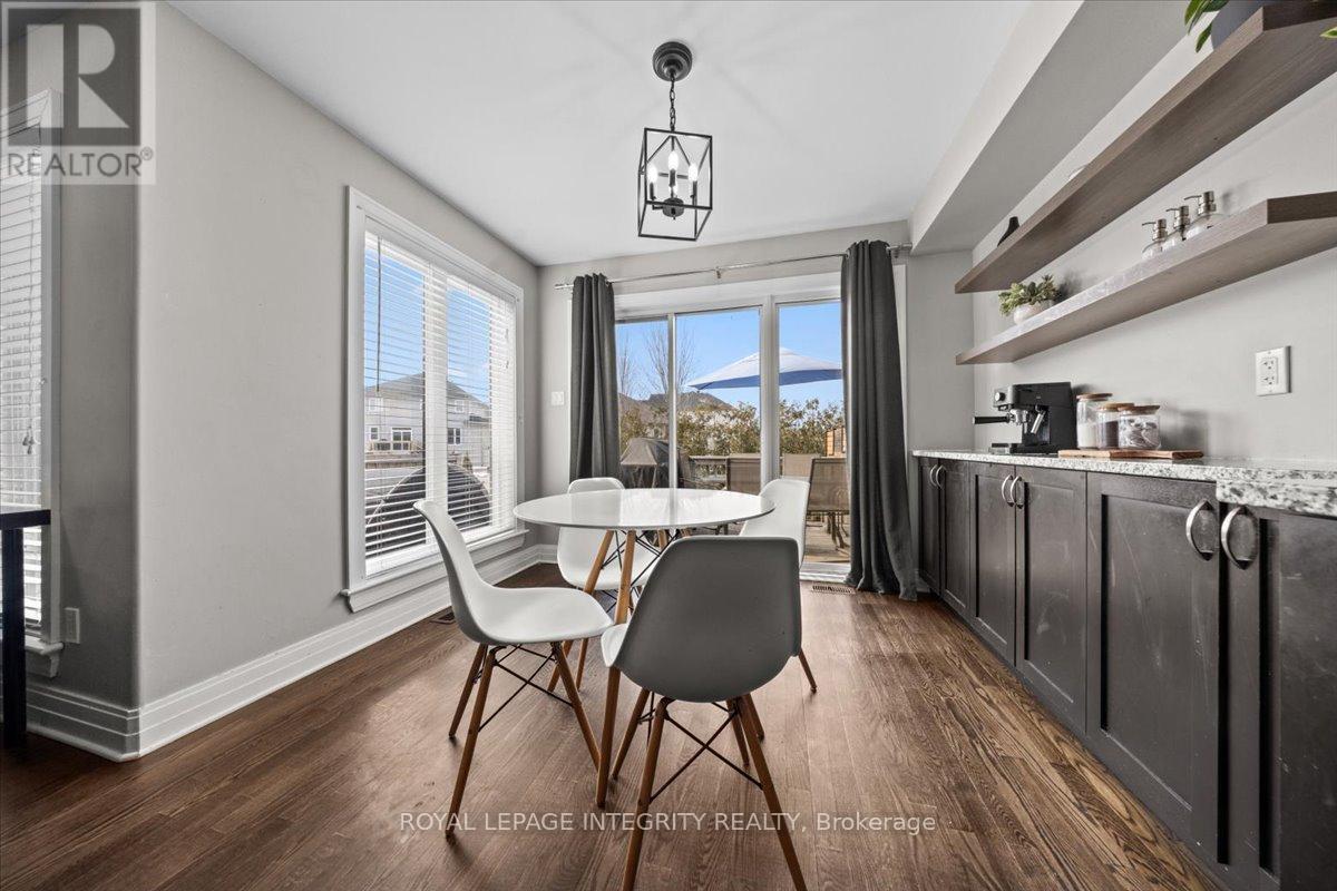 154 Woodhurst Crescent, Ottawa, ON - Indoor Photo Showing Dining Room