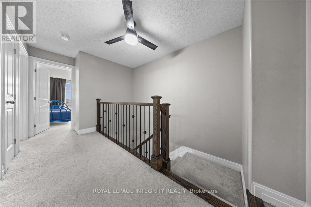 154 Woodhurst Crescent, Ottawa, ON - Indoor Photo Showing Other Room