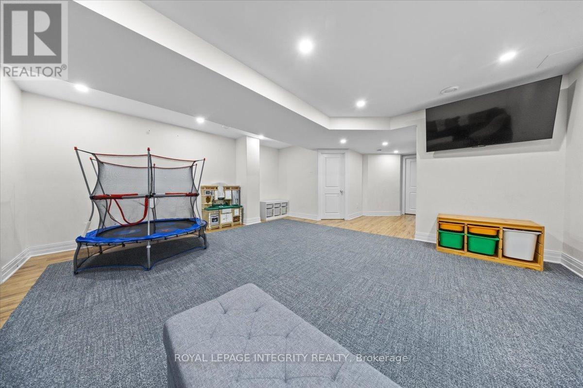 154 Woodhurst Crescent, Ottawa, ON - Indoor Photo Showing Other Room