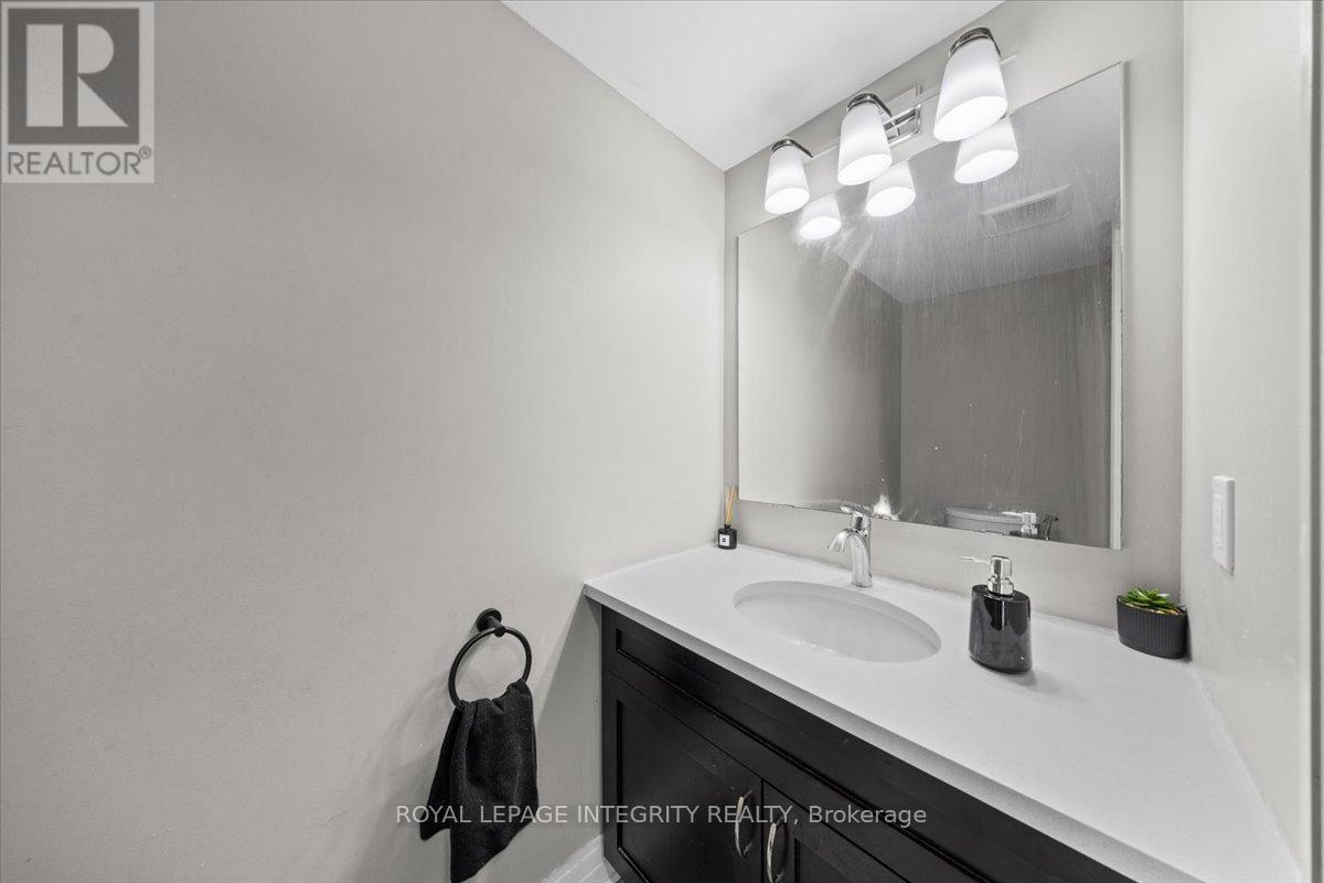 154 Woodhurst Crescent, Ottawa, ON - Indoor Photo Showing Bathroom