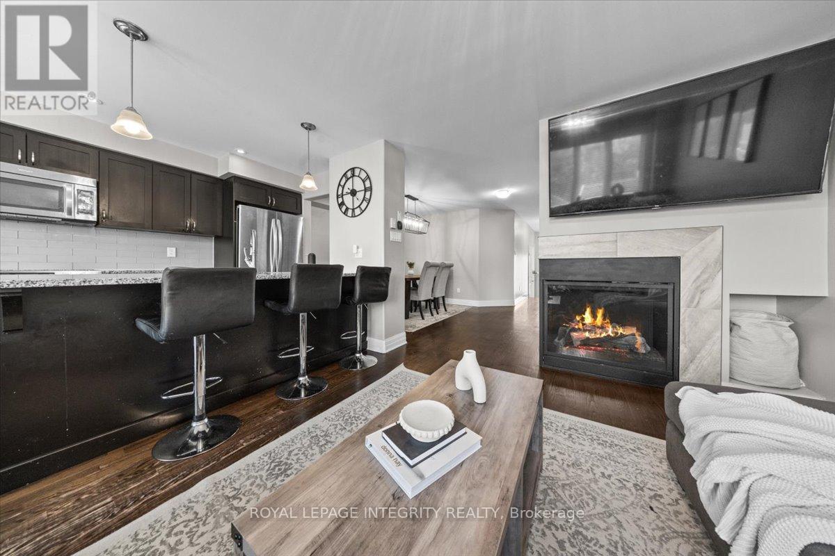 154 Woodhurst Crescent, Ottawa, ON - Indoor Photo Showing Living Room With Fireplace