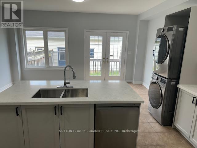 5440 Tenth Line W, Mississauga, ON - Indoor Photo Showing Laundry Room