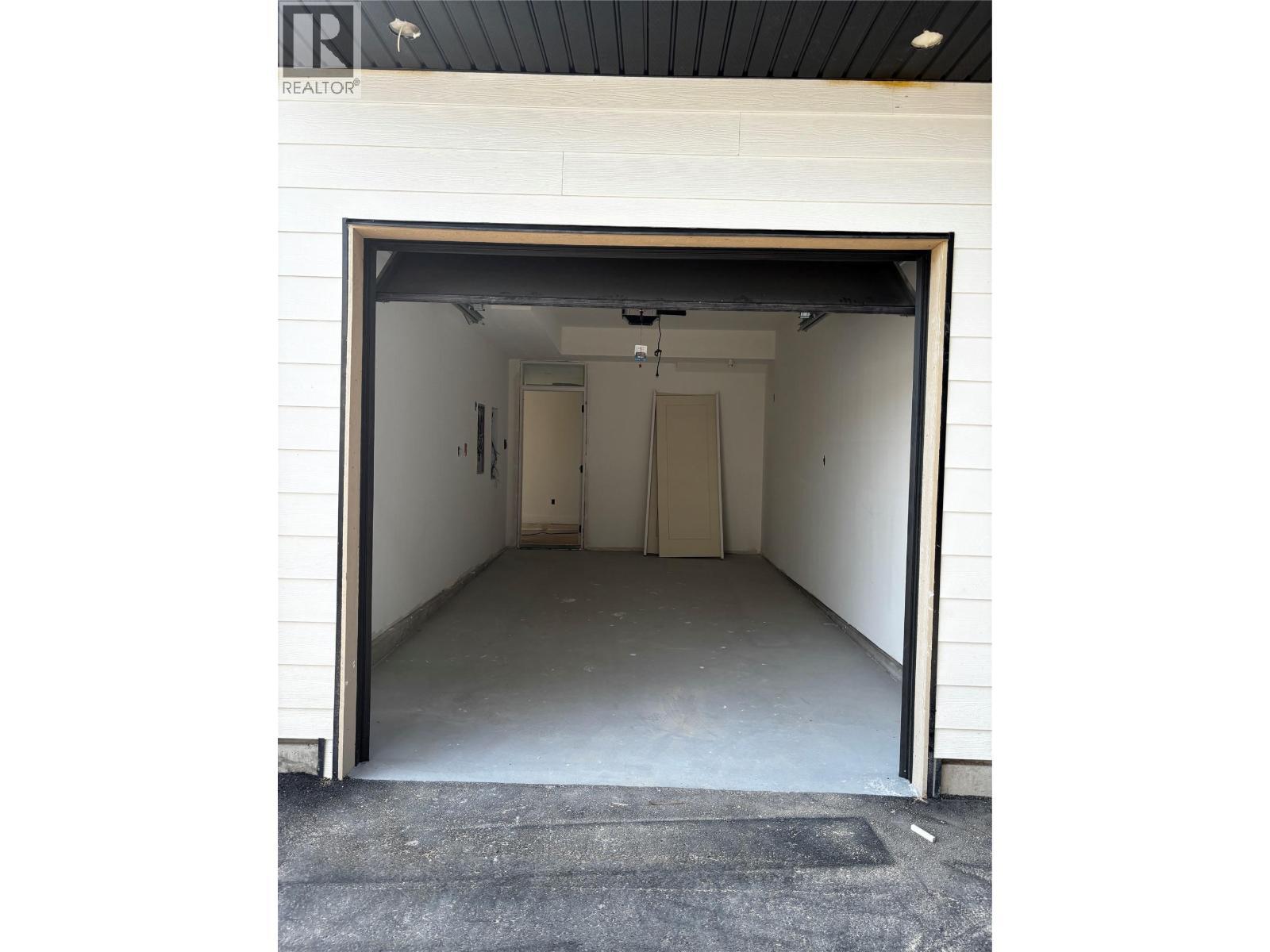 Single garage - 980 Franklyn Road Unit# 6 Lot# 6, Kelowna, BC