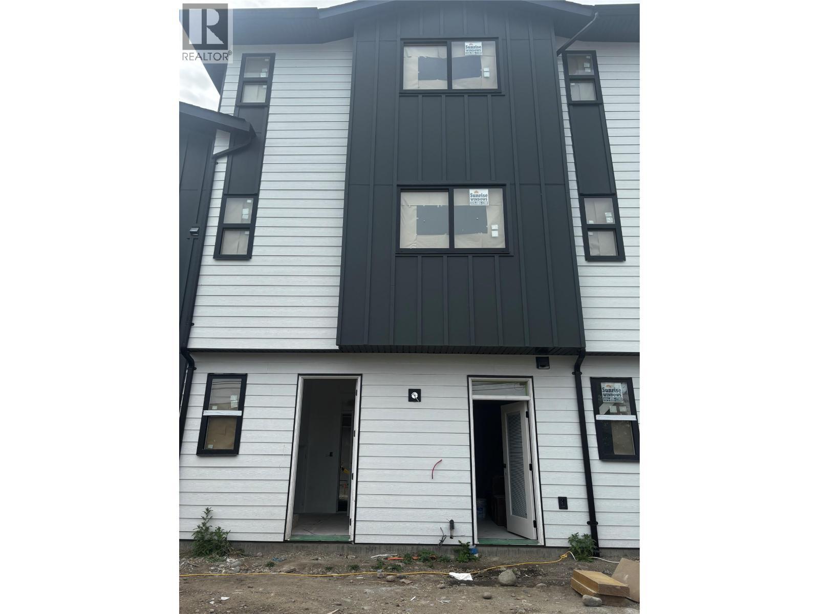 Left is Main entrance left side is LOCK OFF SUITE - 980 Franklyn Road Unit# 5 Lot# 5, Kelowna, BC - Outdoor With Exterior