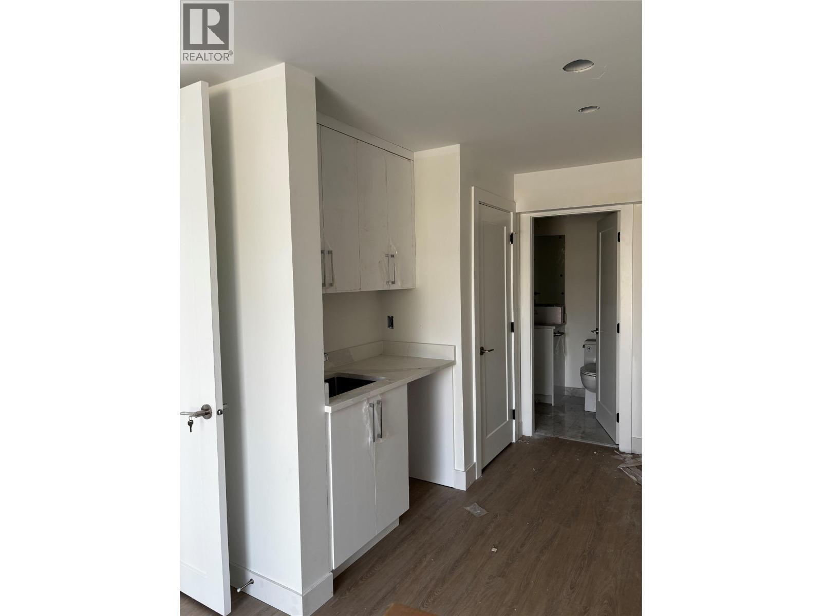 LOCK OFF SUITE - 980 Franklyn Road Unit# 5 Lot# 5, Kelowna, BC - Indoor