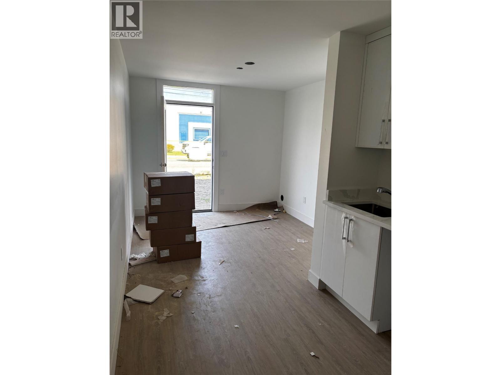 LOCK OFF SUITE - 980 Franklyn Road Unit# 5 Lot# 5, Kelowna, BC - Indoor