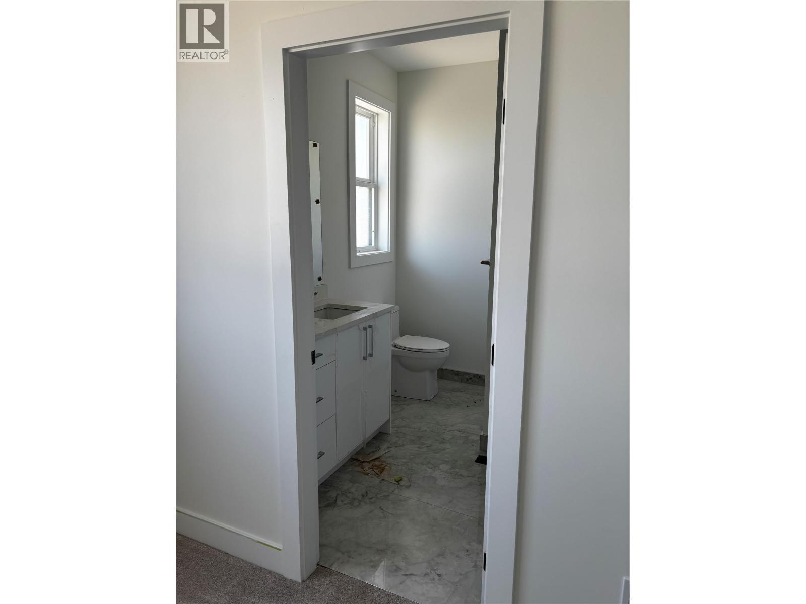 MASTER ENSUITE - 3 PIECE - 980 Franklyn Road Unit# 5 Lot# 5, Kelowna, BC - Indoor Photo Showing Bathroom