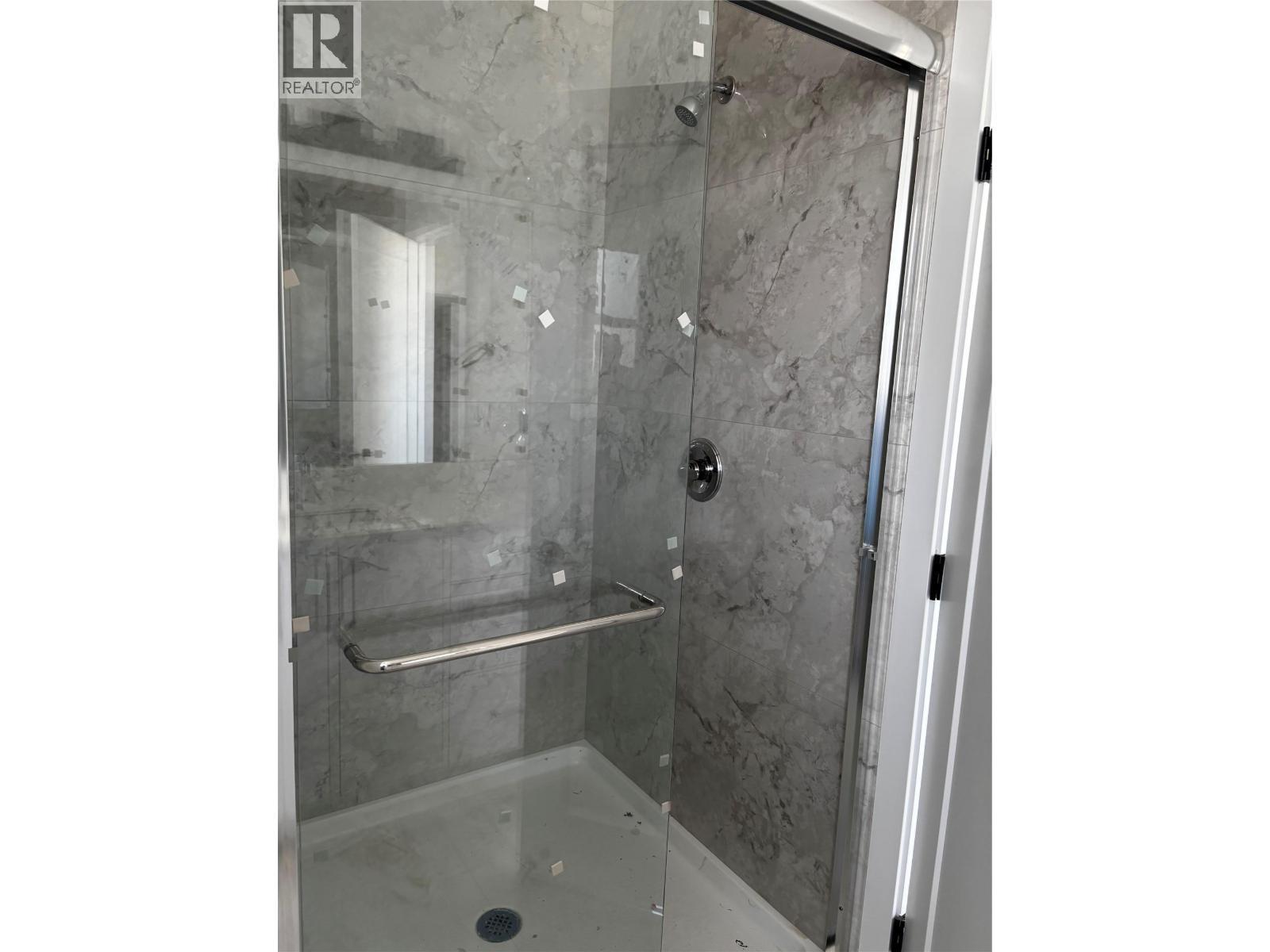 MASTER ENSUITE - 3 PIECE - 980 Franklyn Road Unit# 5 Lot# 5, Kelowna, BC - Indoor Photo Showing Bathroom