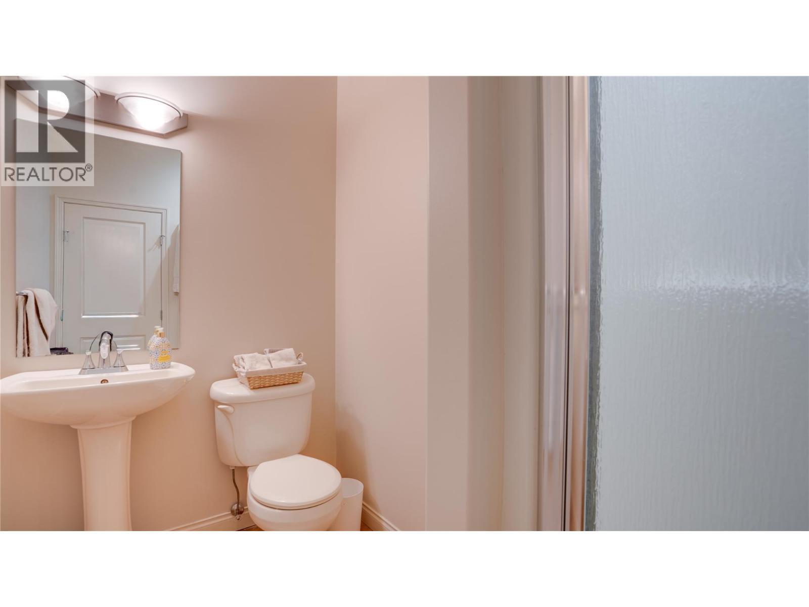 #8 Bayview Heights Lot# 8, Coldstream, BC - Indoor Photo Showing Bathroom